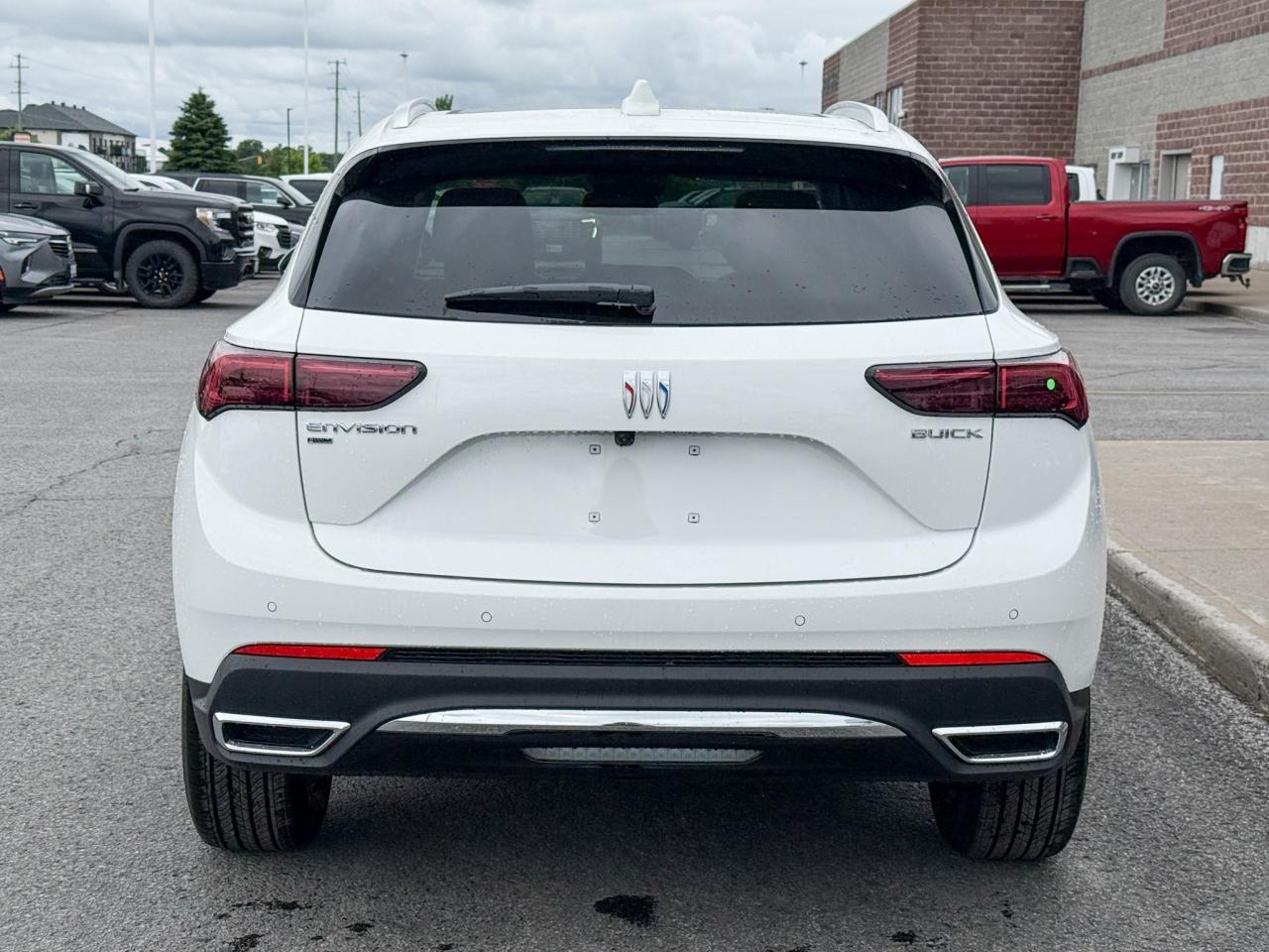 2025 Buick Envision Preferred 2.0L 4 CYL WITH REMOTE START/ENTRY, HEATED SEATS, HEATED STEERING WHEEL, BOSE SOUND, HD SURROUND VISION Photo3