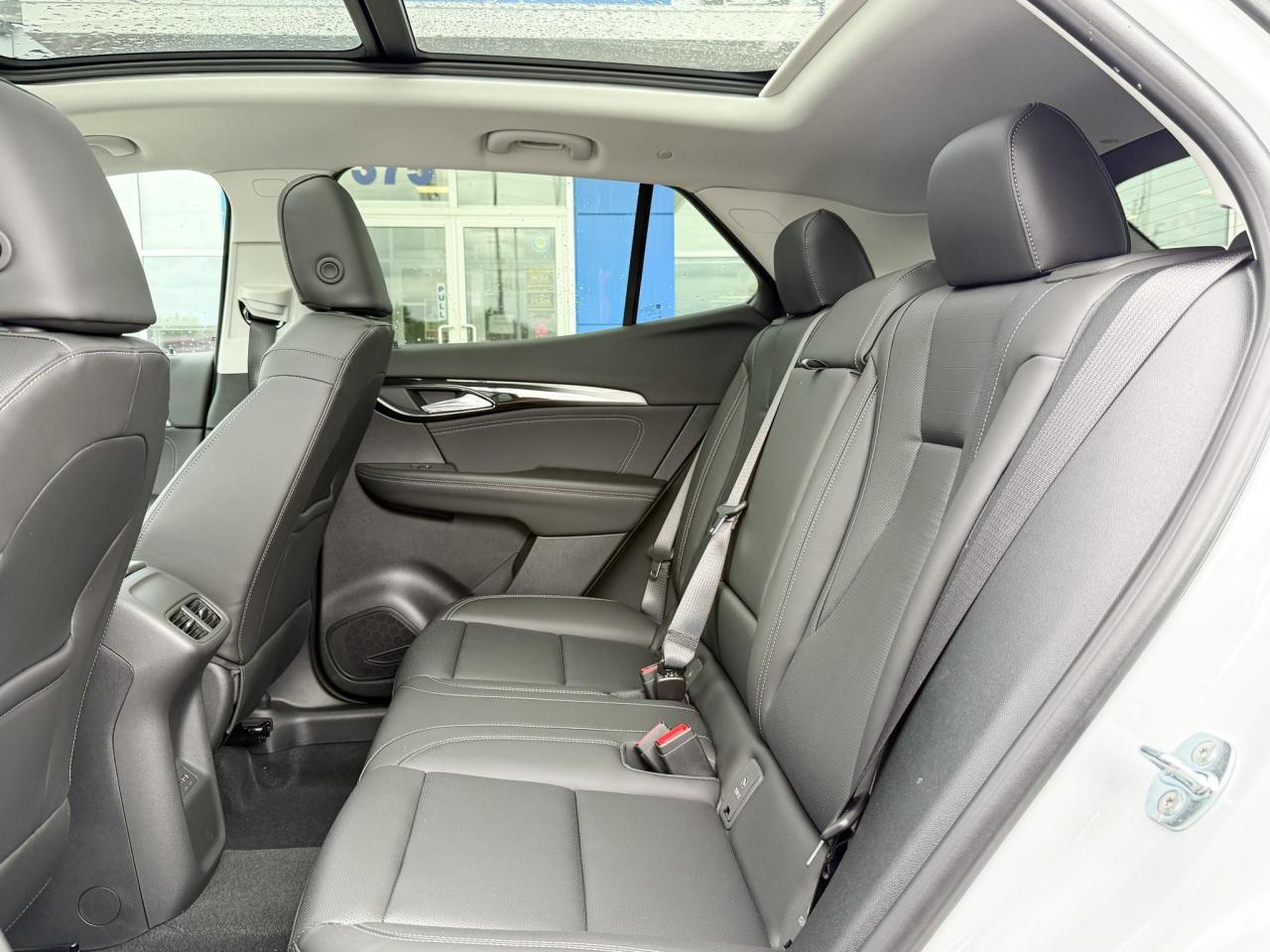 2025 Buick Envision Preferred 2.0L 4 CYL WITH REMOTE START/ENTRY, HEATED SEATS, HEATED STEERING WHEEL, BOSE SOUND, HD SURROUND VISION Photo