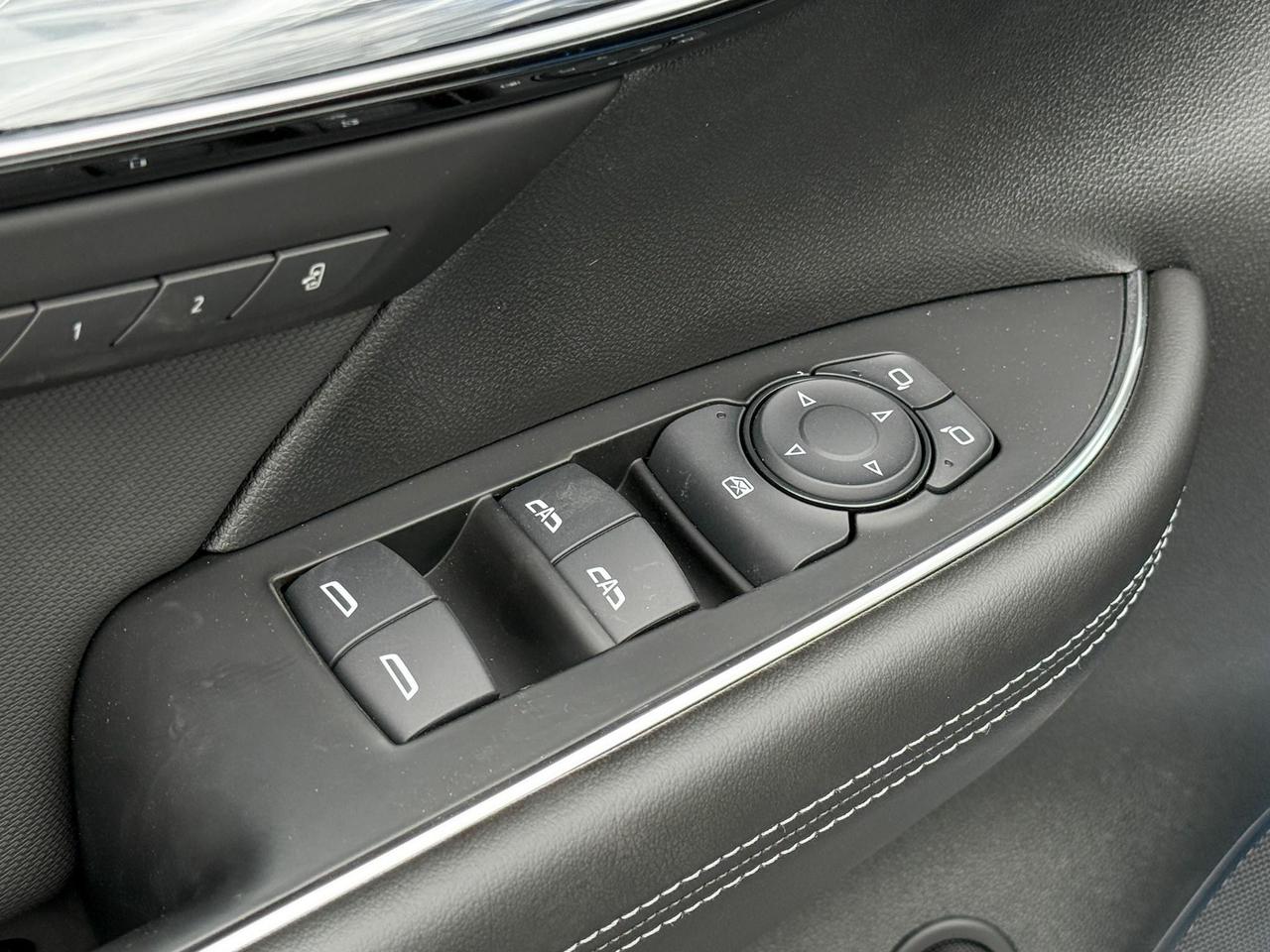 2025 Buick Envision Preferred 2.0L 4 CYL WITH REMOTE START/ENTRY, HEATED SEATS, HEATED STEERING WHEEL, BOSE SOUND, HD SURROUND VISION Photo