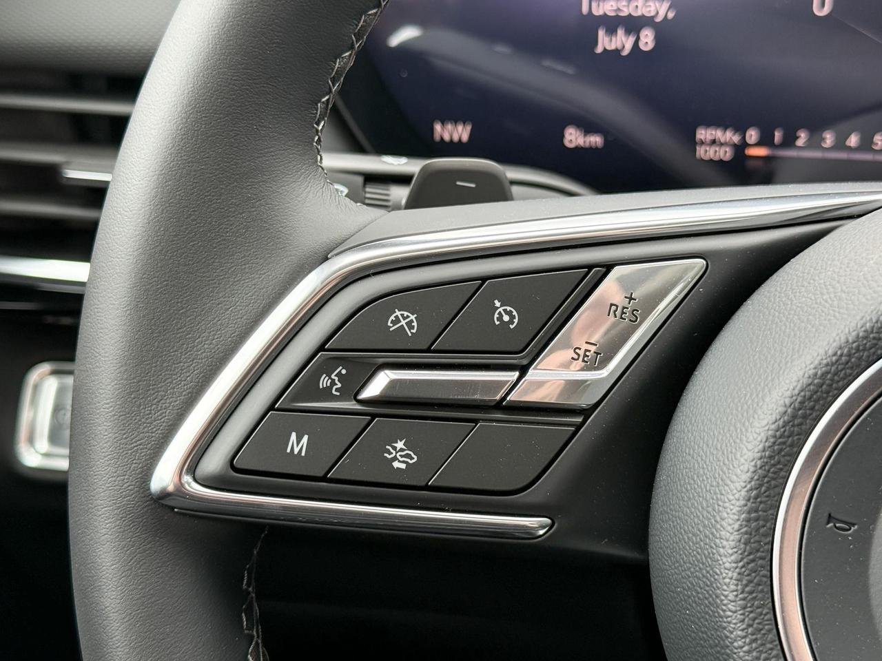 2025 Buick Envision Preferred 2.0L 4 CYL WITH REMOTE START/ENTRY, HEATED SEATS, HEATED STEERING WHEEL, BOSE SOUND, HD SURROUND VISION Photo