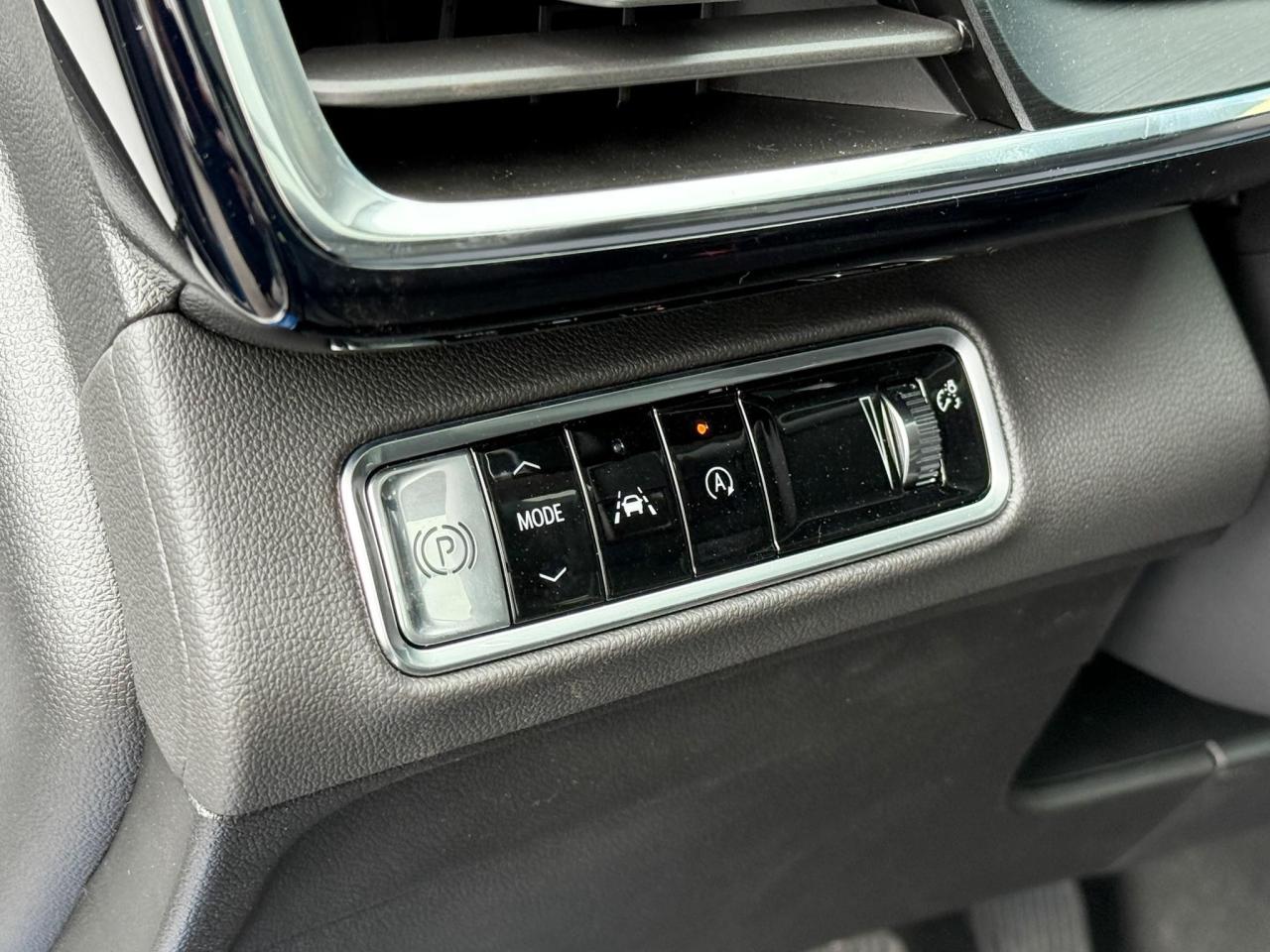 2025 Buick Envision Preferred 2.0L 4 CYL WITH REMOTE START/ENTRY, HEATED SEATS, HEATED STEERING WHEEL, BOSE SOUND, HD SURROUND VISION Photo