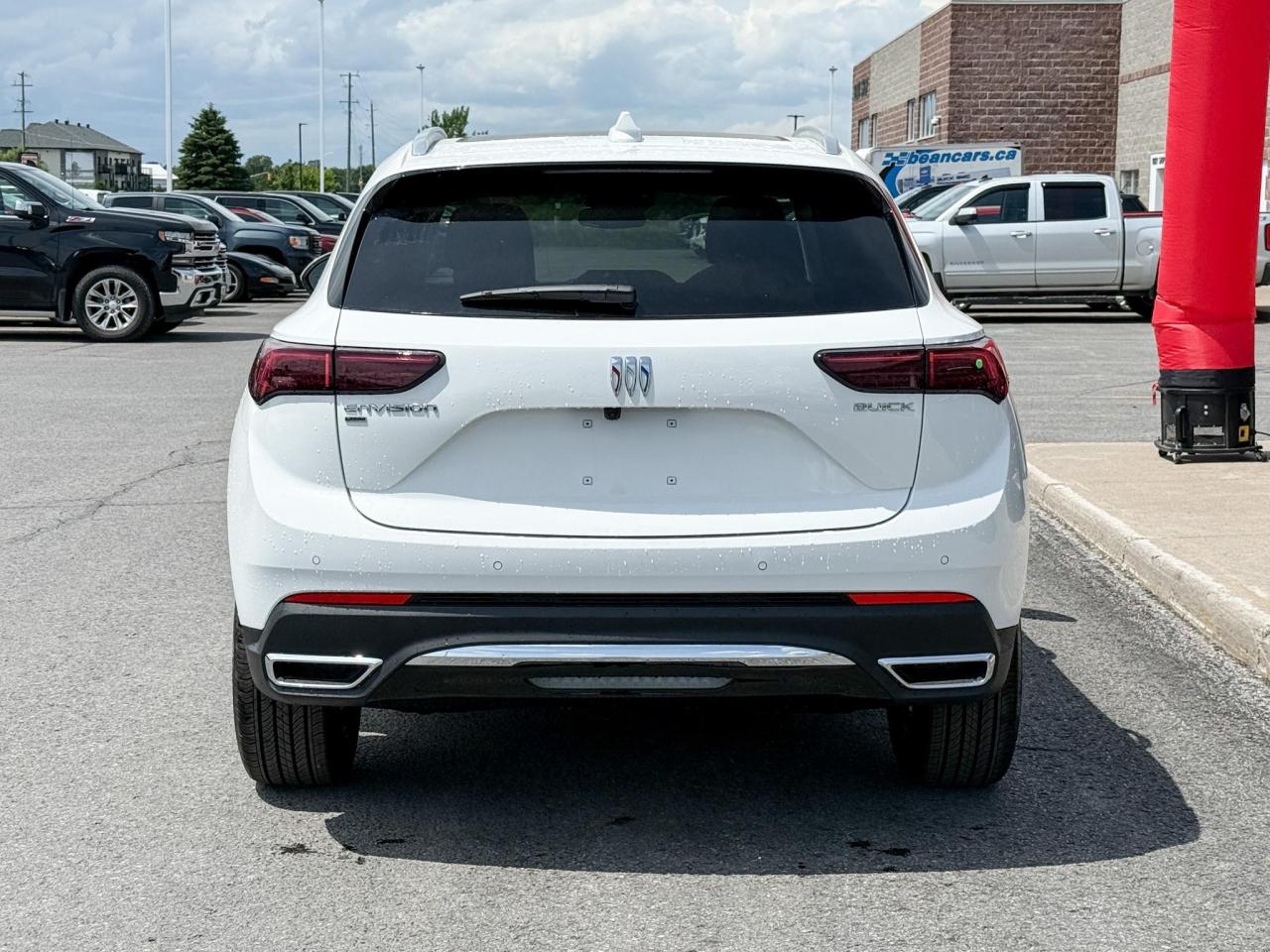 2025 Buick Envision Preferred 2.0L 4 CYL WITH REMOTE START/ENTRY, HEATED SEATS, HEATED STEERING WHEEL, BOSE SOUND, HD SURROUND VISION Photo