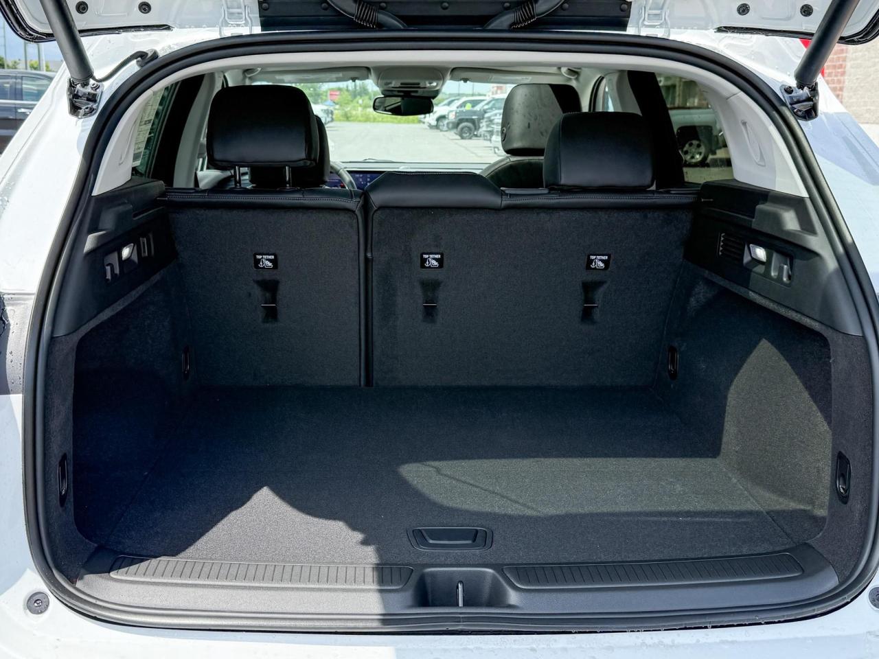 2025 Buick Envision Preferred 2.0L 4 CYL WITH REMOTE START/ENTRY, HEATED SEATS, HEATED STEERING WHEEL, BOSE SOUND, HD SURROUND VISION Photo4