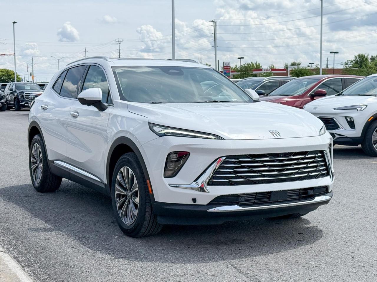 2025 Buick Envision Preferred 2.0L 4 CYL WITH REMOTE START/ENTRY, HEATED SEATS, HEATED STEERING WHEEL, BOSE SOUND, HD SURROUND VISION Photo