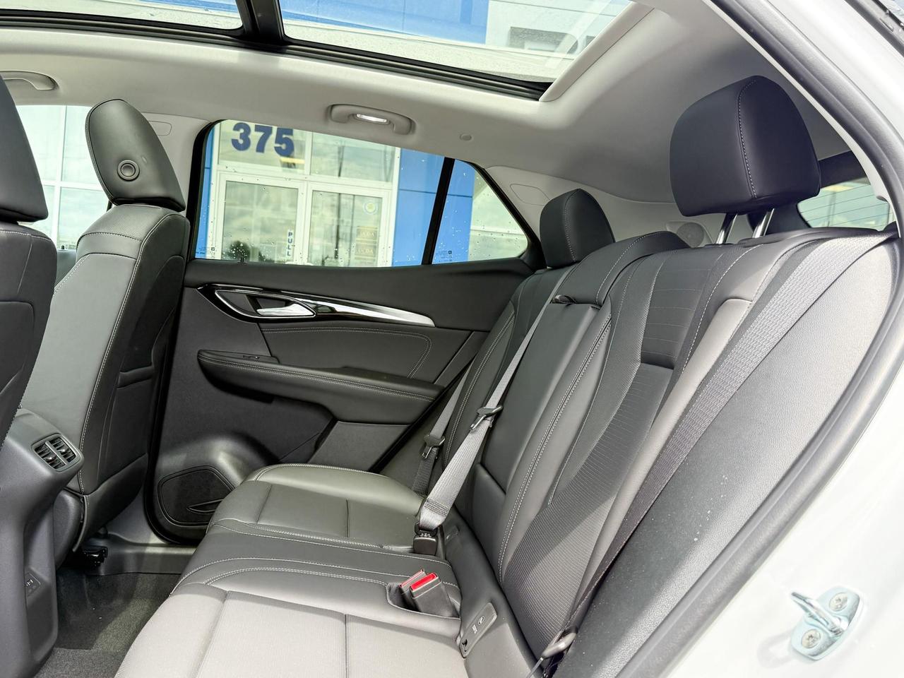2025 Buick Envision Preferred 2.0L 4 CYL WITH REMOTE START/ENTRY, HEATED SEATS, HEATED STEERING WHEEL, BOSE SOUND, HD SURROUND VISION Photo