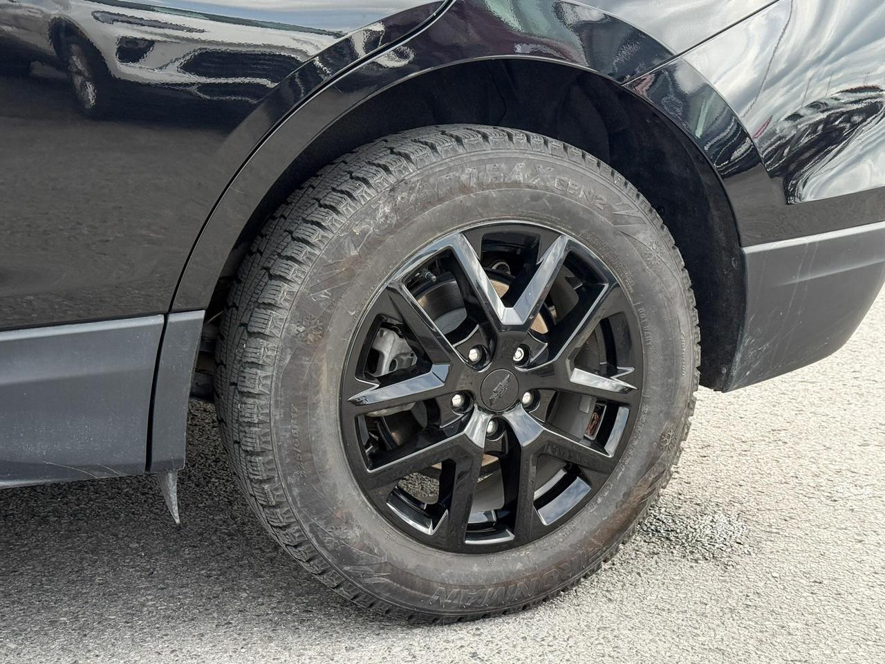 2024 Chevrolet Equinox 1.5L 4CYL TURBO LT, HEATED FRONT SEATS, DUAL ZONE CLIMATE CONTROL, POWER LIFTGATE, SAFETY PACKAGE, 17" ALLOY WHEELS Photo