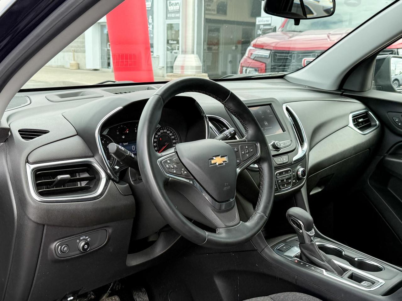 2024 Chevrolet Equinox 1.5L 4CYL TURBO LT, HEATED FRONT SEATS, DUAL ZONE CLIMATE CONTROL, POWER LIFTGATE, SAFETY PACKAGE, 17" ALLOY WHEELS Photo