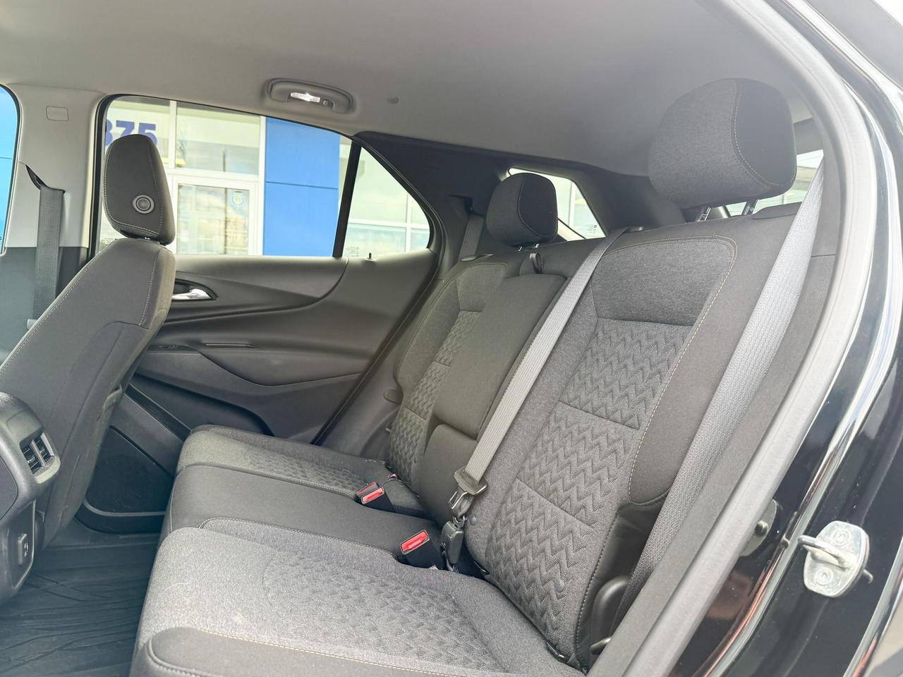 2024 Chevrolet Equinox 1.5L 4CYL TURBO LT, HEATED FRONT SEATS, DUAL ZONE CLIMATE CONTROL, POWER LIFTGATE, SAFETY PACKAGE, 17" ALLOY WHEELS Photo