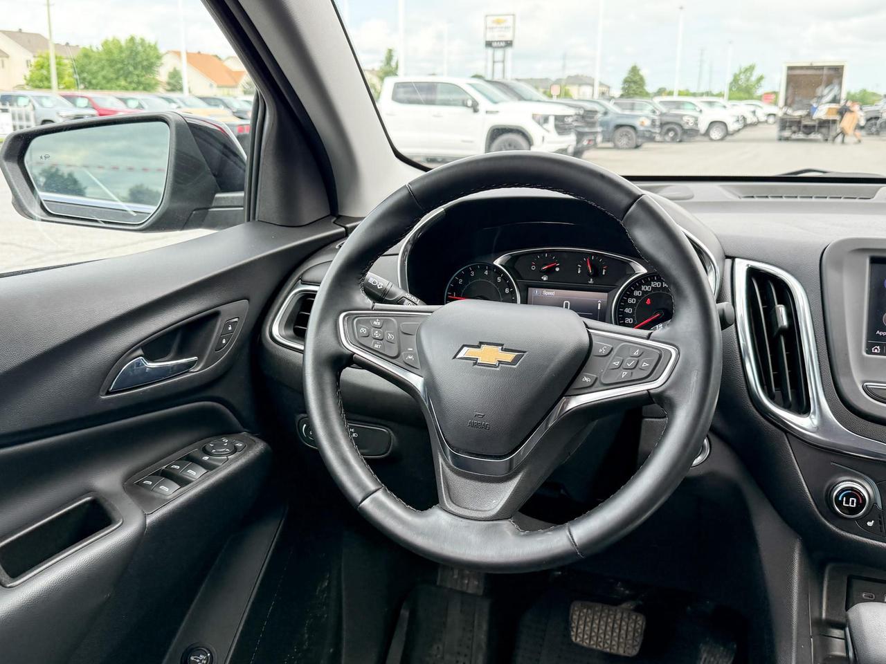 2024 Chevrolet Equinox 1.5L 4CYL TURBO LT, HEATED FRONT SEATS, DUAL ZONE CLIMATE CONTROL, POWER LIFTGATE, SAFETY PACKAGE, 17" ALLOY WHEELS Photo