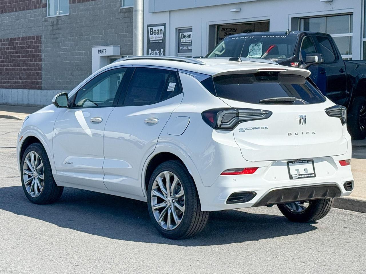 2026 Buick Encore GX Avenir 1.3L 3CYL WITH REMOTE START/ENTRY, SUNROOF, HEATED SEATS, HEATED STEERING WHEEL, HD SURROUND VISION, Photo2