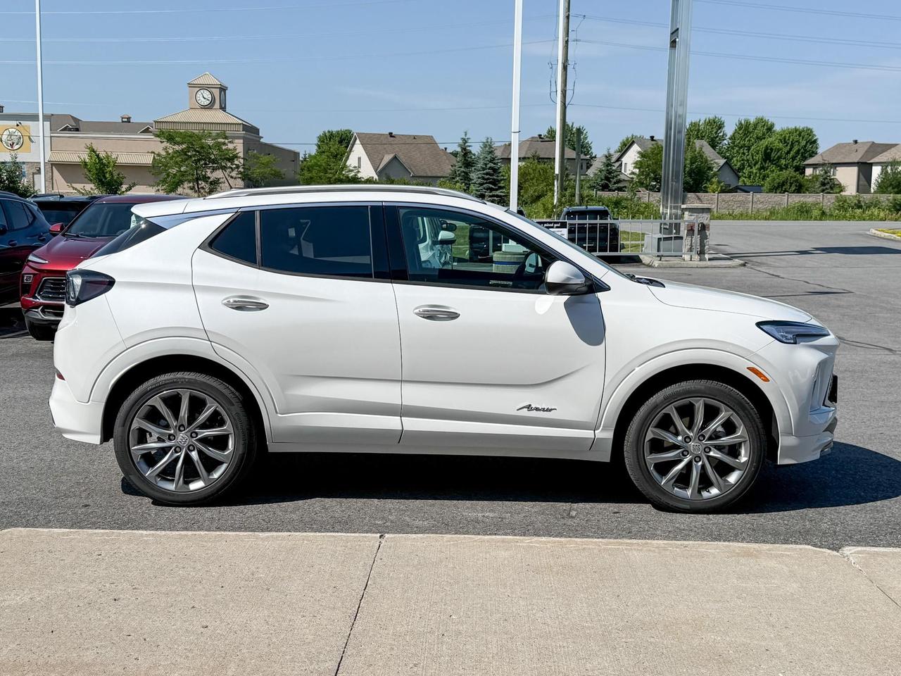 2026 Buick Encore GX Avenir 1.3L 3CYL WITH REMOTE START/ENTRY, SUNROOF, HEATED SEATS, HEATED STEERING WHEEL, HD SURROUND VISION, Photo