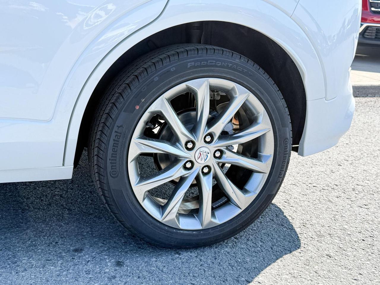 2026 Buick Encore GX Avenir 1.3L 3CYL WITH REMOTE START/ENTRY, SUNROOF, HEATED SEATS, HEATED STEERING WHEEL, HD SURROUND VISION, Photo