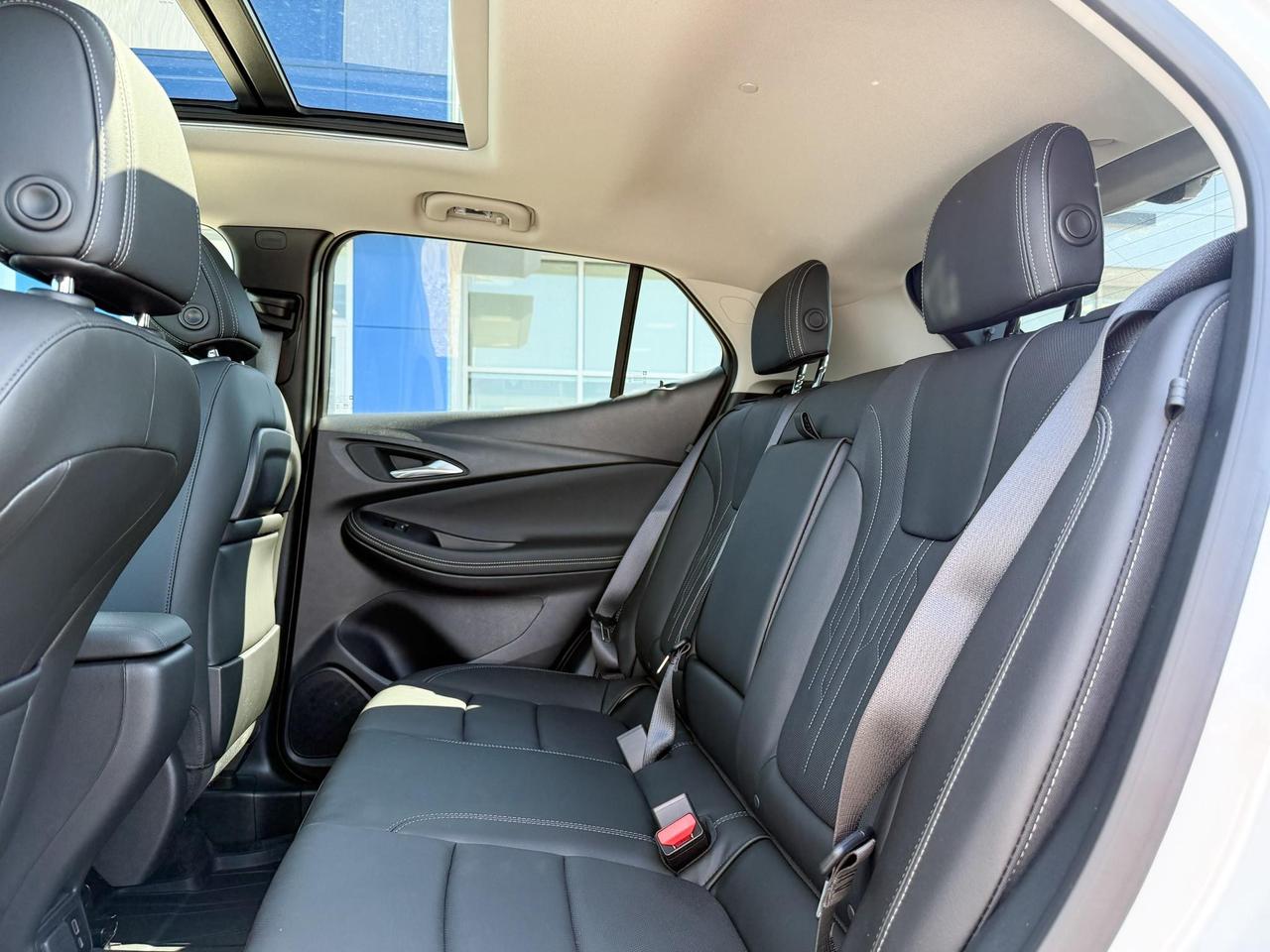 2026 Buick Encore GX Avenir 1.3L 3CYL WITH REMOTE START/ENTRY, SUNROOF, HEATED SEATS, HEATED STEERING WHEEL, HD SURROUND VISION, Photo