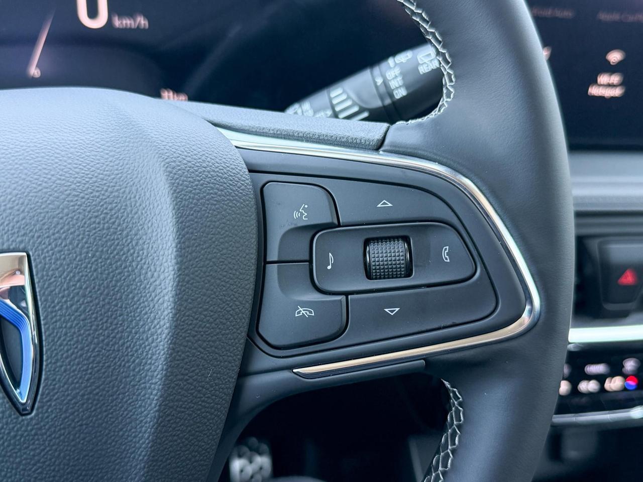 2026 Buick Encore GX Avenir 1.3L 3CYL WITH REMOTE START/ENTRY, SUNROOF, HEATED SEATS, HEATED STEERING WHEEL, HD SURROUND VISION, Photo