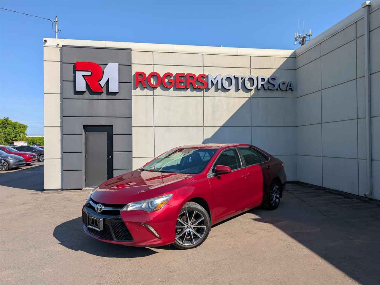 Used 2017 Toyota Camry XSE - NAVI - REVERSE CAM - BLUETOOTH for sale in Oakville, ON