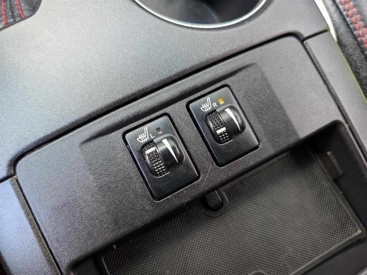 2017 Toyota Camry XSE - NAVI - REVERSE CAM - BLUETOOTH