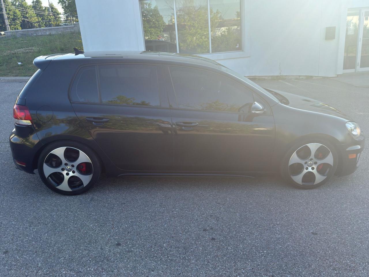 2011 Volkswagen Golf  - Photo #4