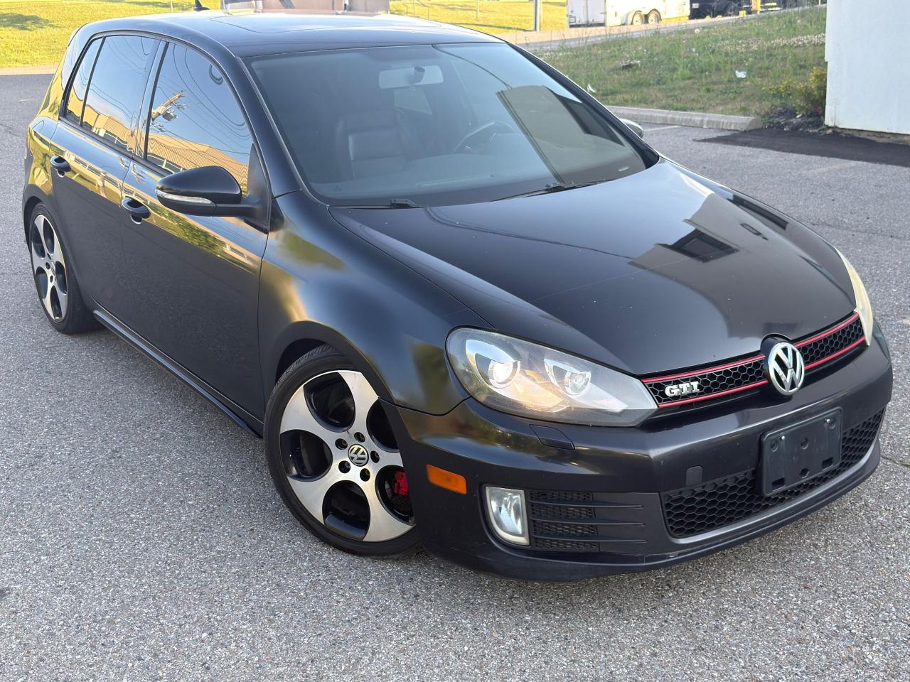 2011 Volkswagen Golf  - Photo #3