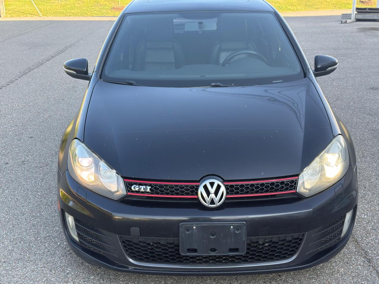 2011 Volkswagen Golf  - Photo #2