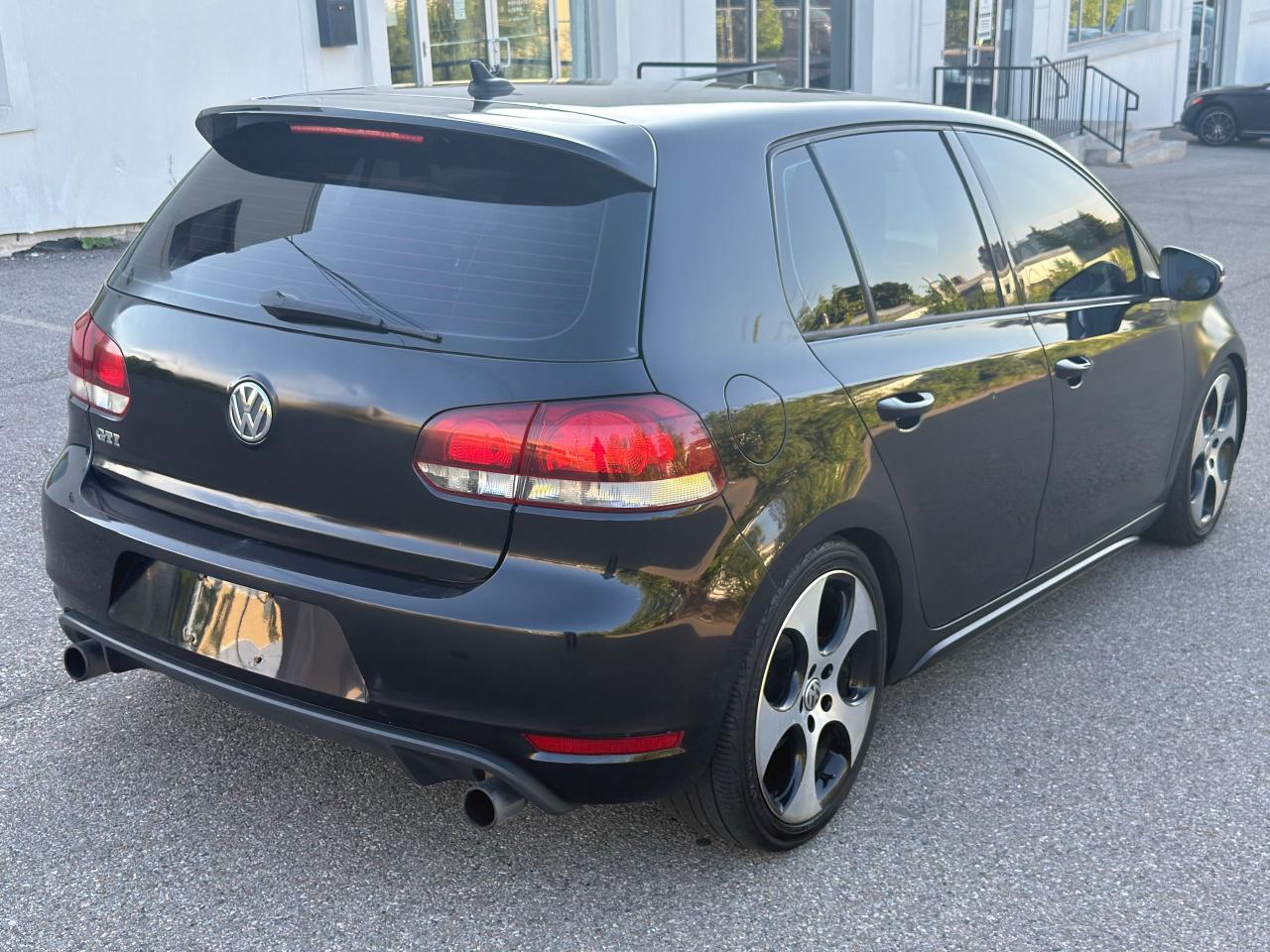 2011 Volkswagen Golf  - Photo #5