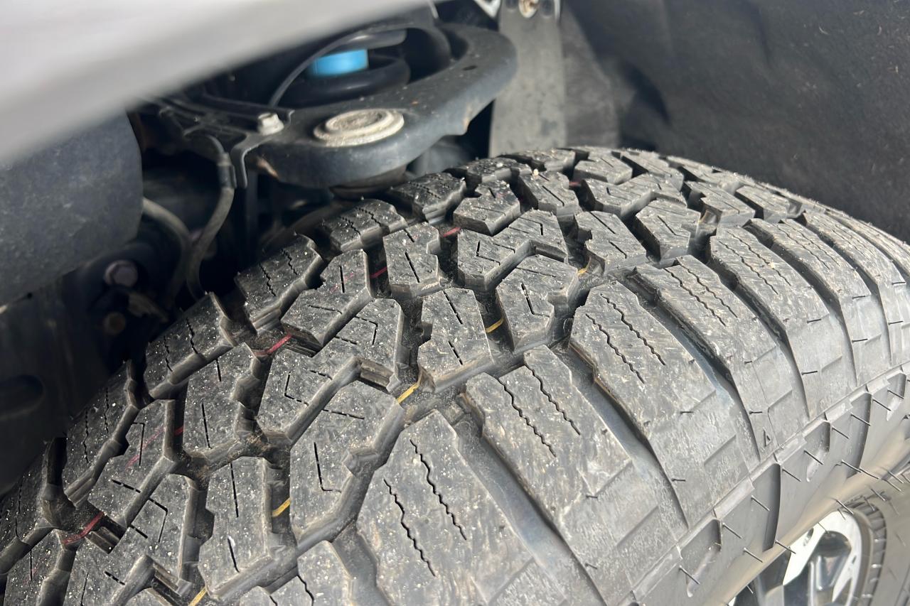 2023 Toyota Tundra CREWMAX SR SR5 TRD OFF ROAD Photo
