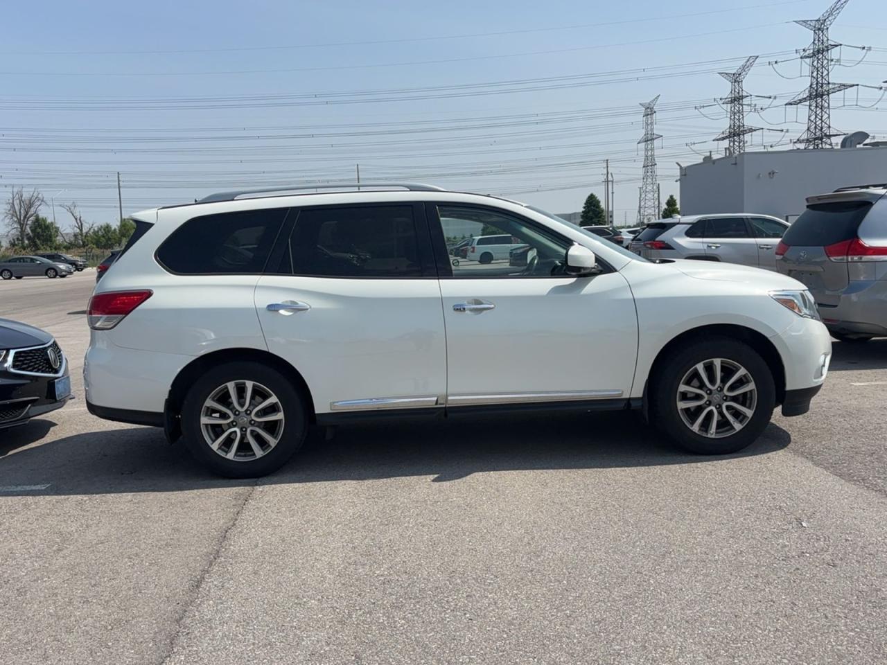 Used 2016 Nissan Pathfinder SV for sale in Waterloo, ON