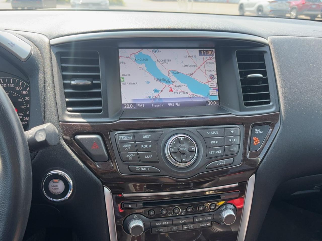 2016 Nissan Pathfinder SL Photo4