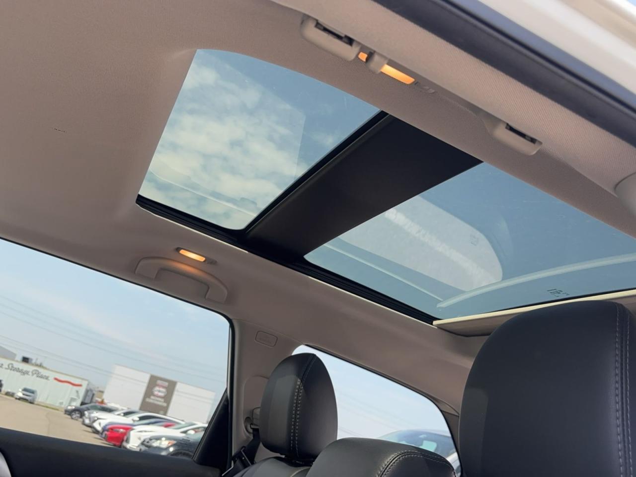 2016 Nissan Pathfinder SV - Photo #13