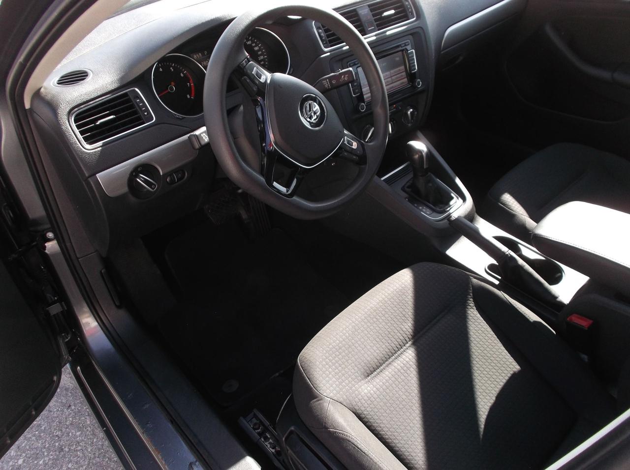 2015 Volkswagen Jetta TSI  SE - Photo #6