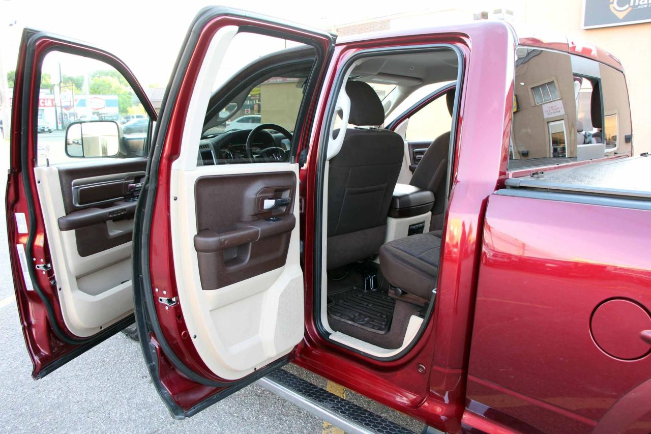 2017 RAM 1500 4WD Quad Cab 140.5" Outdoorsman - Photo #9