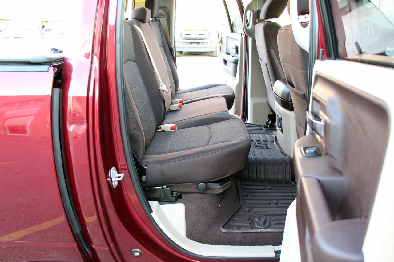 2017 RAM 1500 4WD Quad Cab 140.5" Outdoorsman - Photo #13