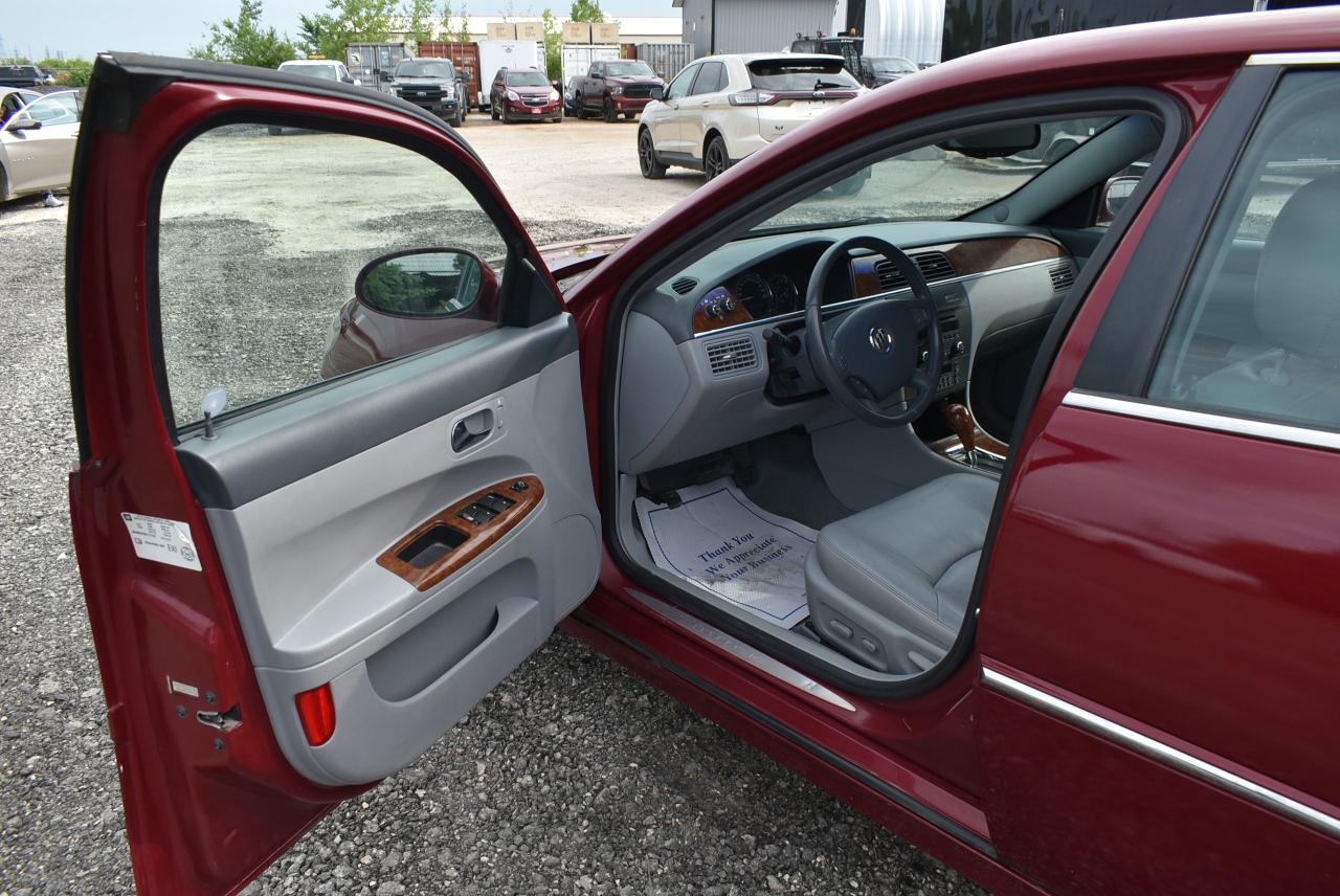 2005 Buick Allure CXS - Photo #17
