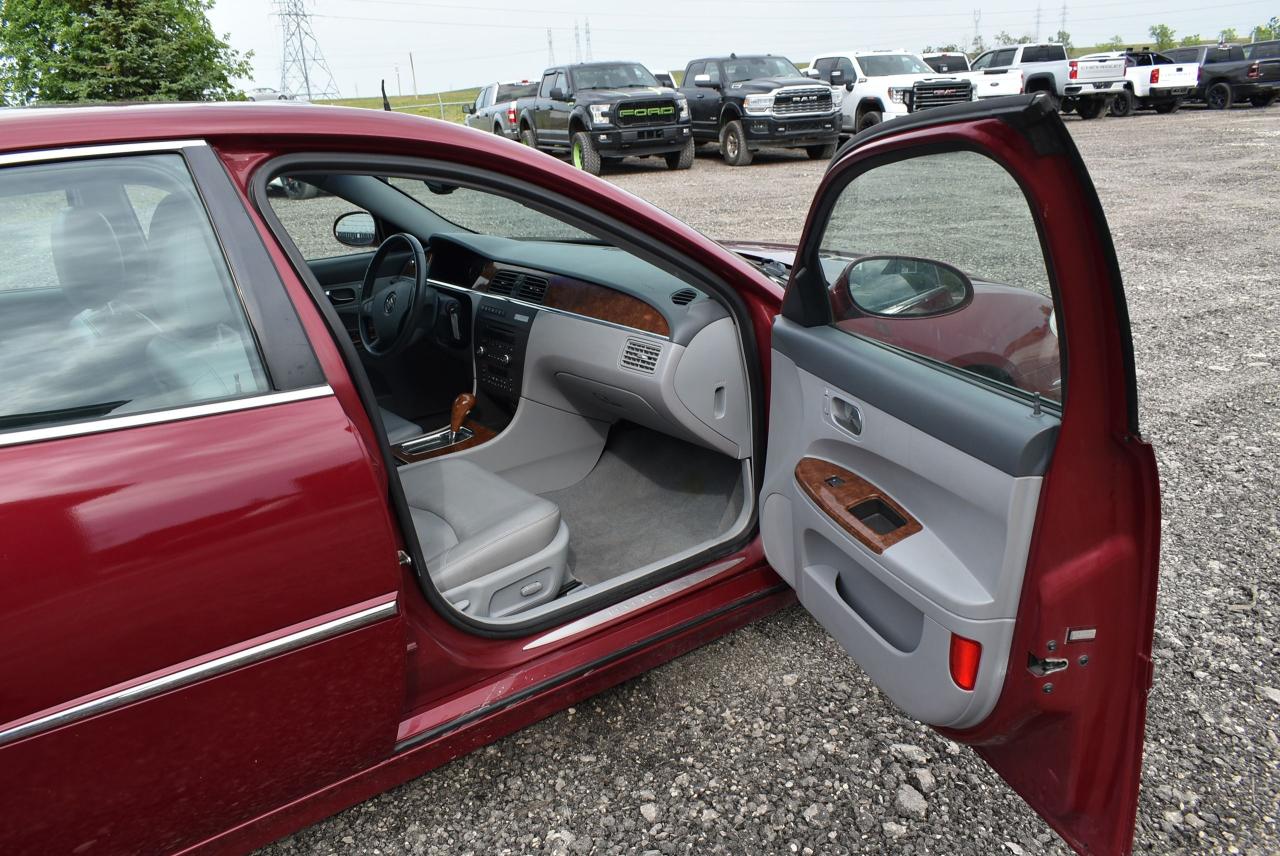 2005 Buick Allure CXS - Photo #26