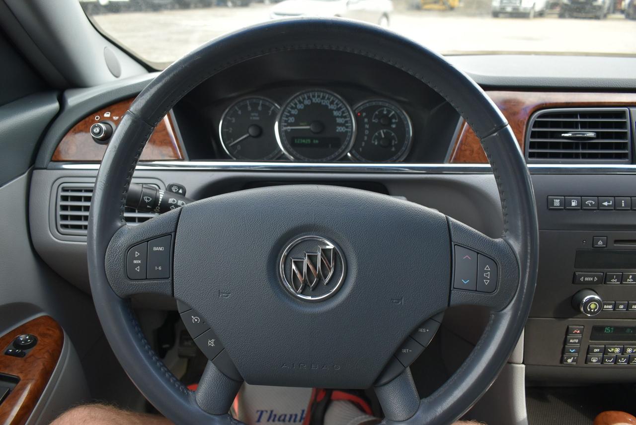 2005 Buick Allure CXS - Photo #32