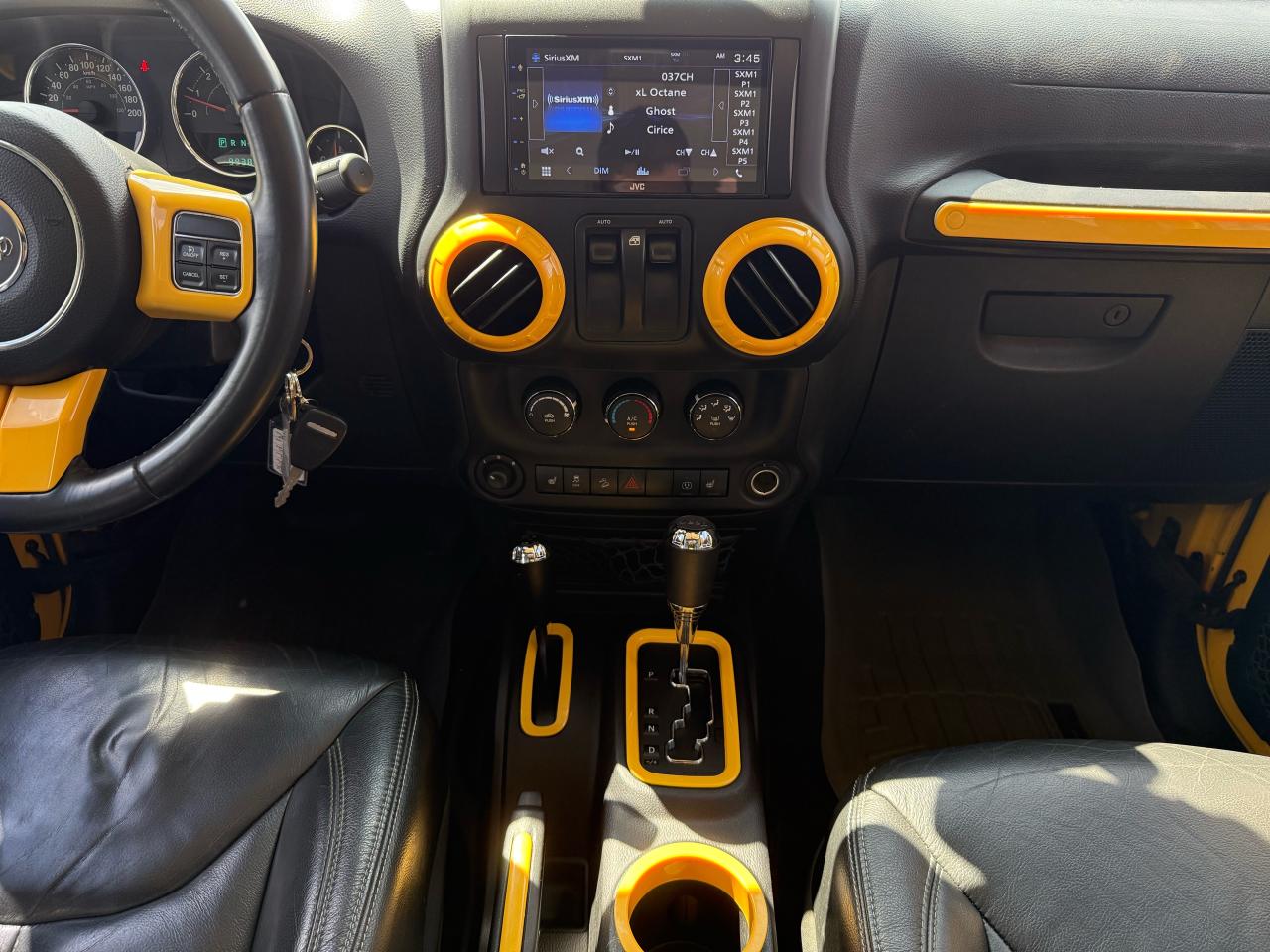 2015 Jeep Wrangler Sahara | Backup Camera | Heated Seats | Apple Carplay - Photo #13