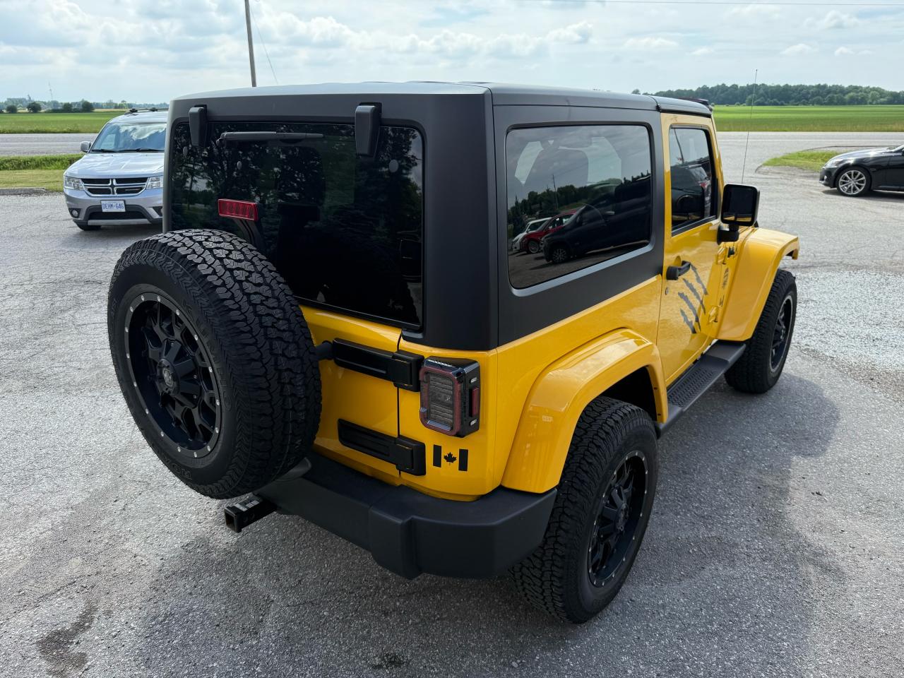 2015 Jeep Wrangler Sahara | Backup Camera | Heated Seats | Apple Carplay - Photo #5