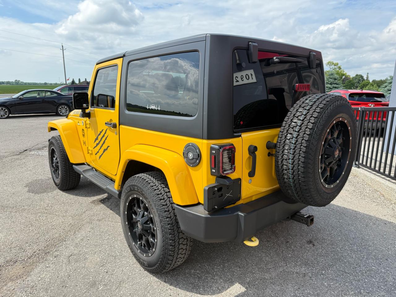 2015 Jeep Wrangler Sahara | Backup Camera | Heated Seats | Apple Carplay - Photo #3
