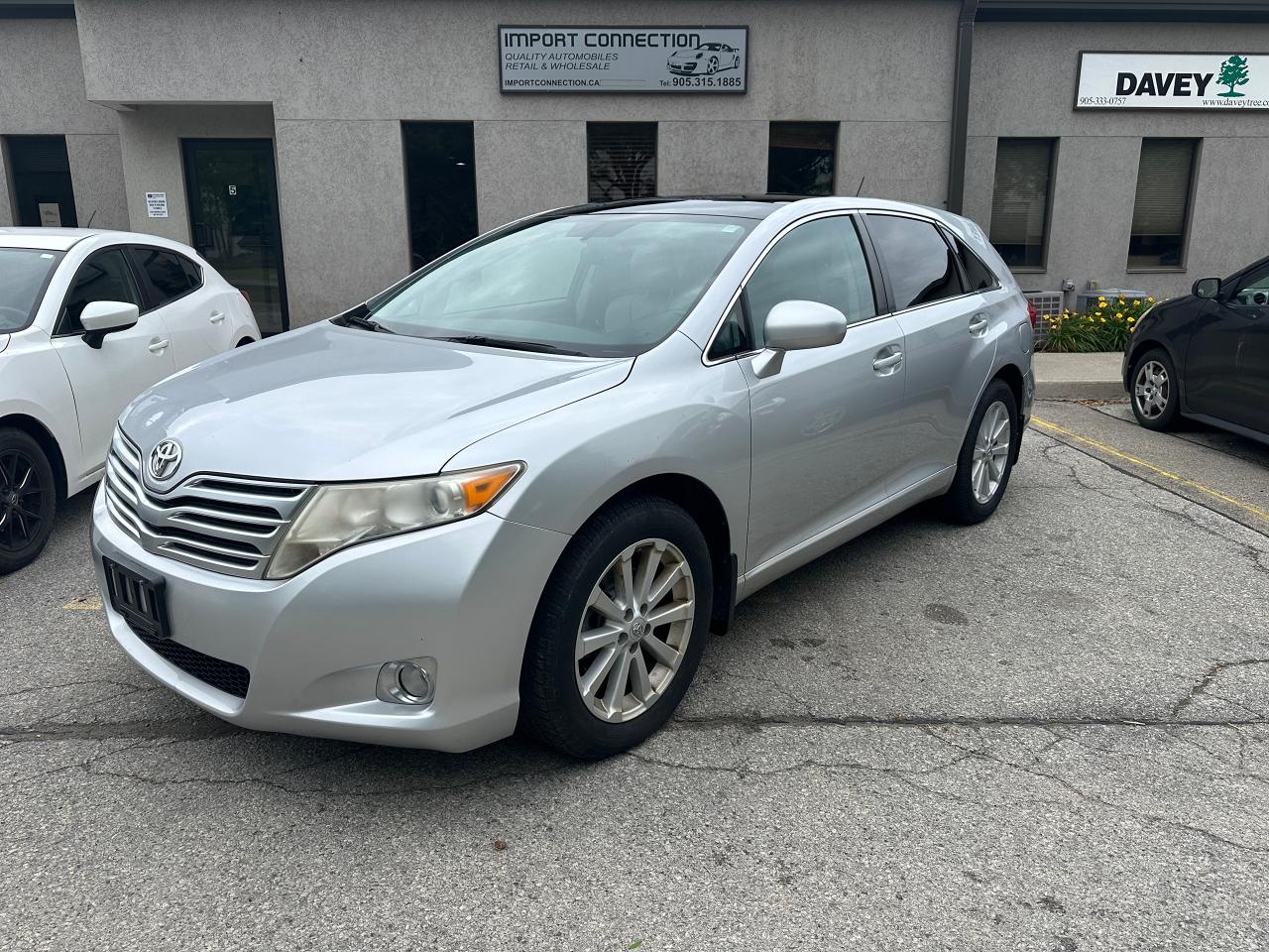 2010 Toyota Venza AWD.. LEATHER..PANORAMIC ROOF..LOW KM's.CERTIFIED!