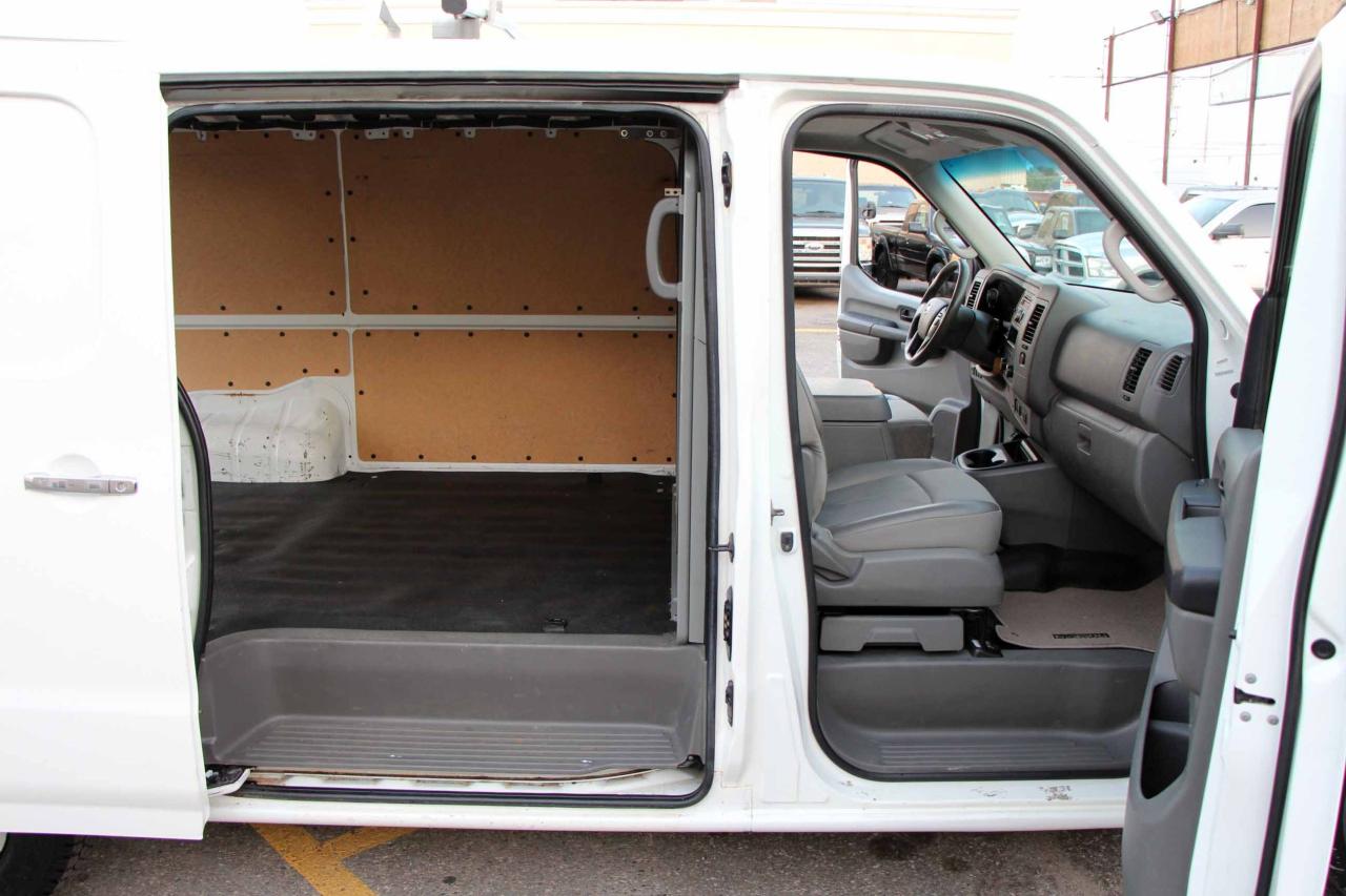 2012 Nissan NV 2500 SV - Photo #11