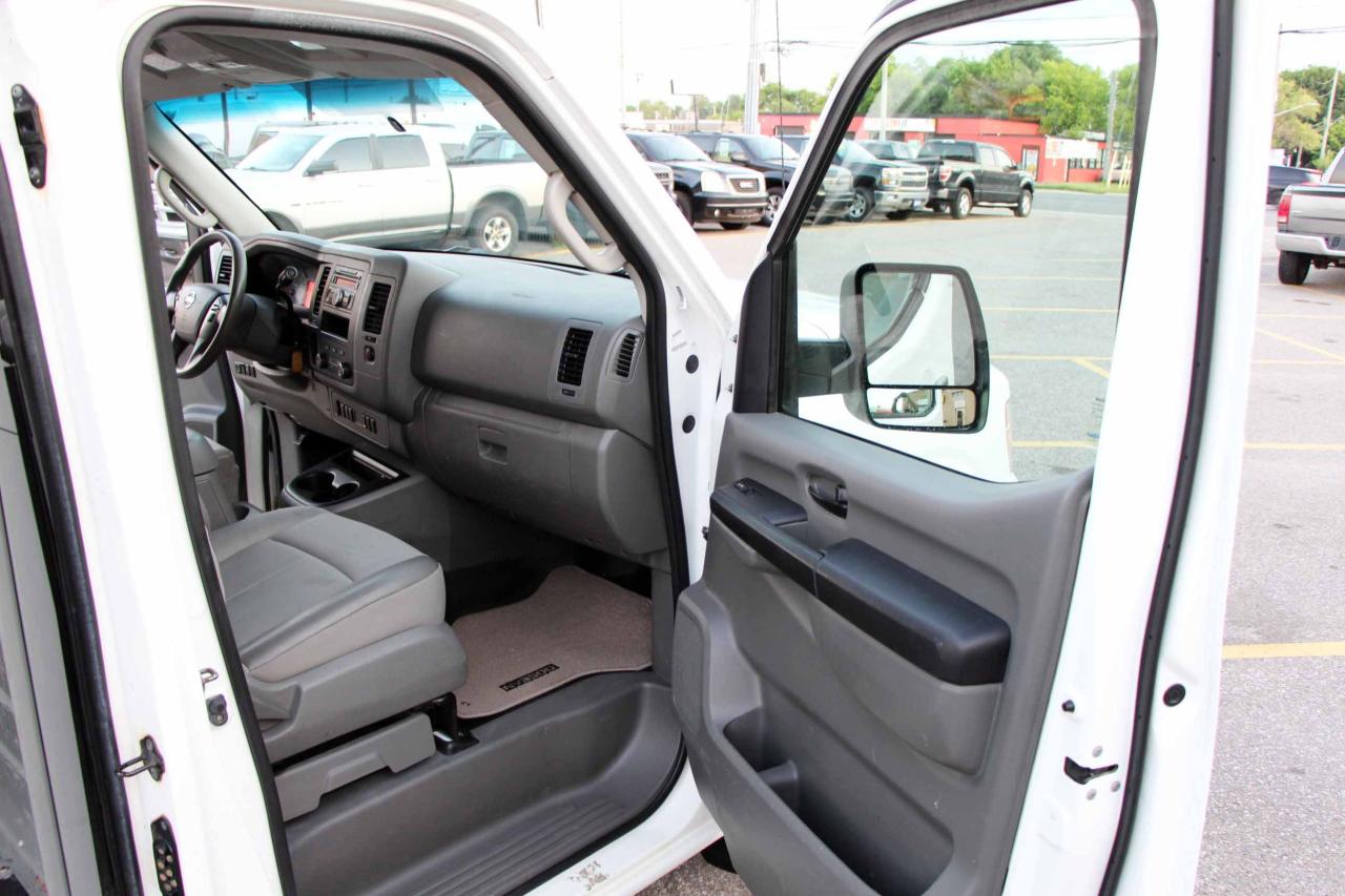 2012 Nissan NV 2500 SV - Photo #14