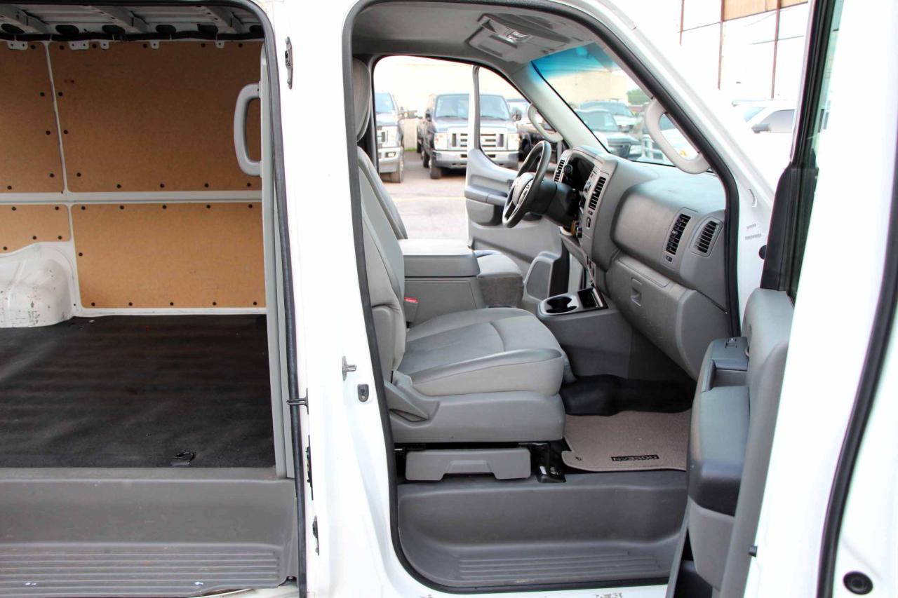 2012 Nissan NV 2500 SV - Photo #15