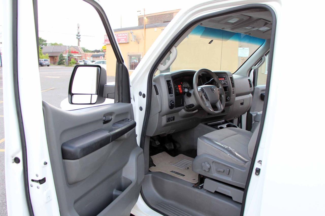 2012 Nissan NV 2500 SV - Photo #16