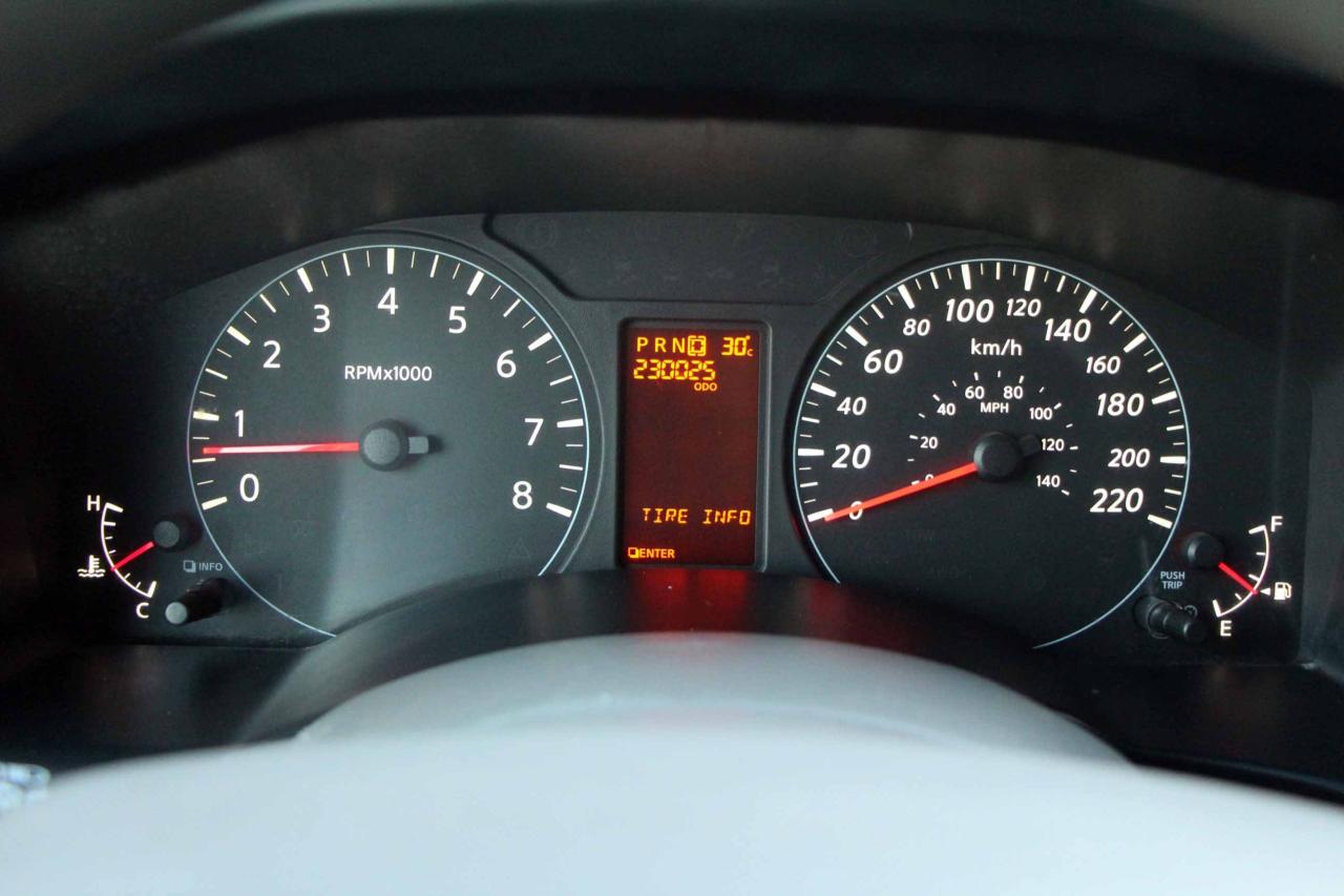 2012 Nissan NV 2500 SV - Photo #22