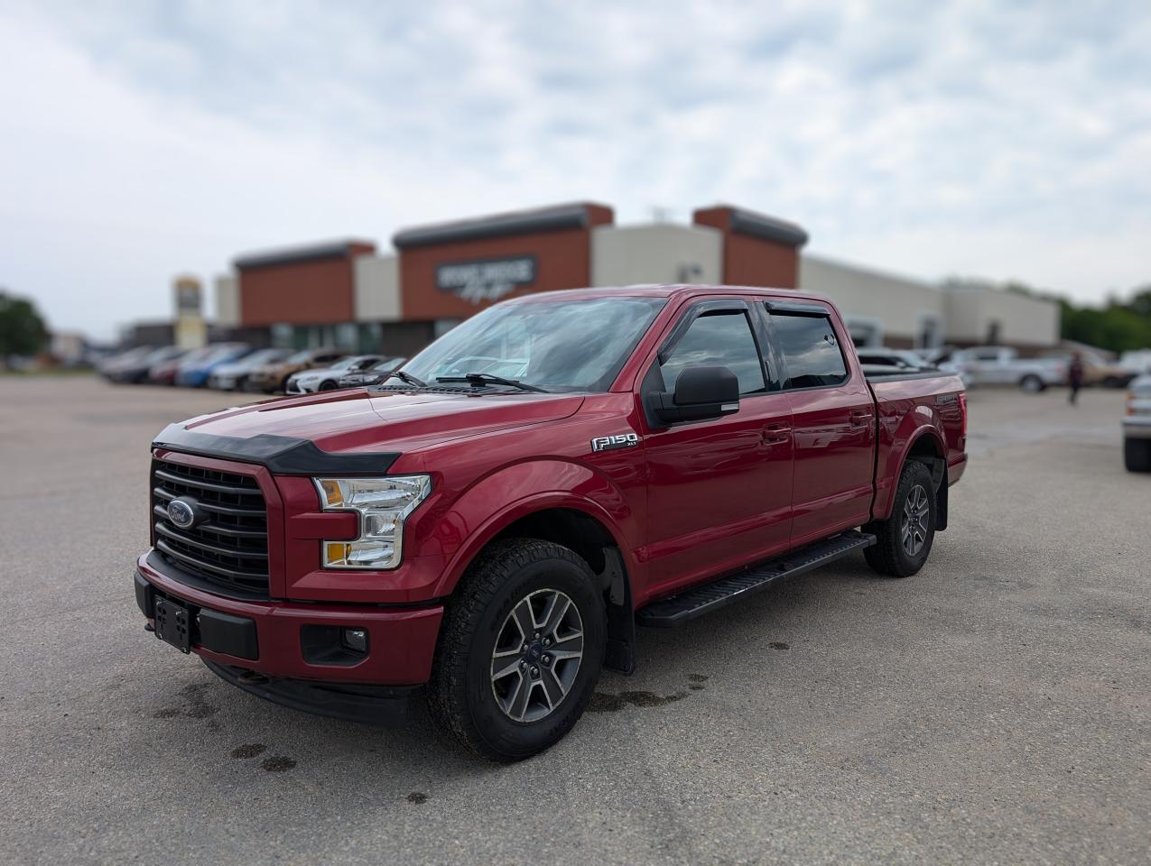 Used 2017 Ford F-150 XLT-CREW CAB- HTDSEATS-CARPLAY for sale in Steinbach, MB