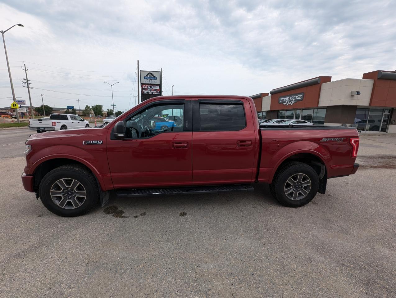 2017 Ford F-150 XLT-CREW CAB- HTDSEATS-CARPLAY - Photo #12