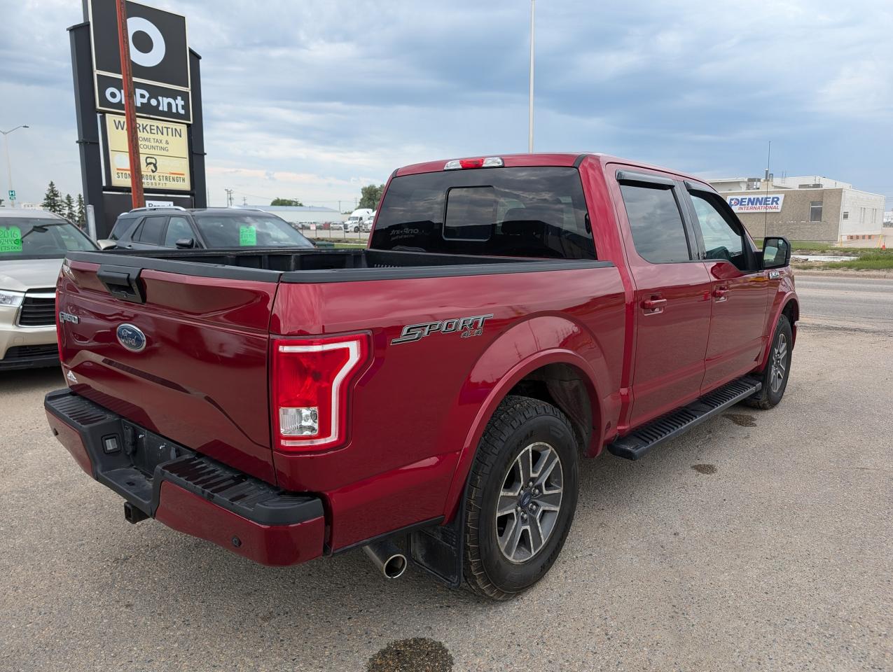 2017 Ford F-150 XLT-CREW CAB- HTDSEATS-CARPLAY - Photo #4