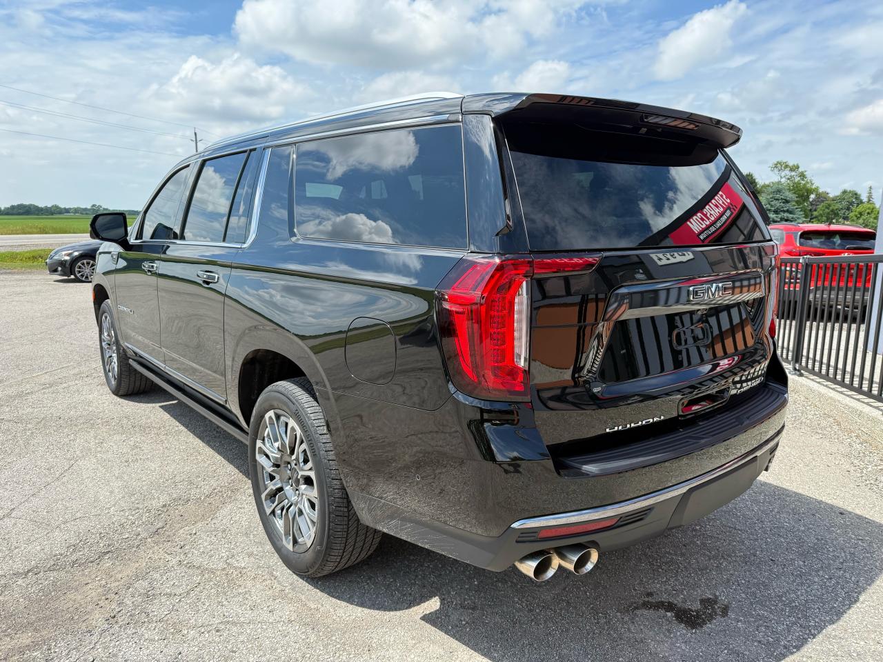 2023 GMC Yukon XL Denali Ultimate | Massage Seats | Rear Entertainment | Panoramic Sunroof - Photo #3