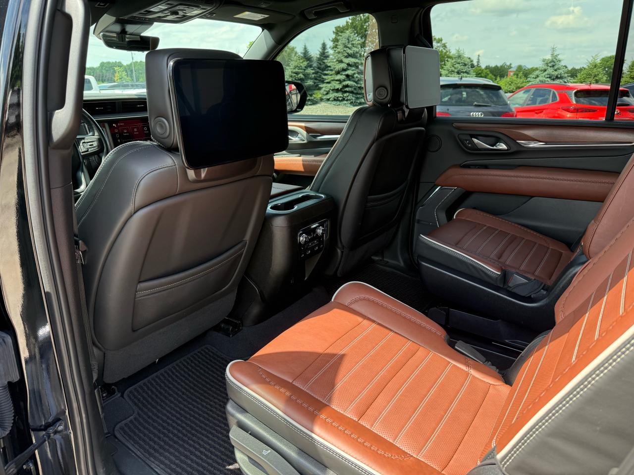 2023 GMC Yukon XL Denali Ultimate | Massage Seats | Rear Entertainment | Panoramic Sunroof - Photo #10