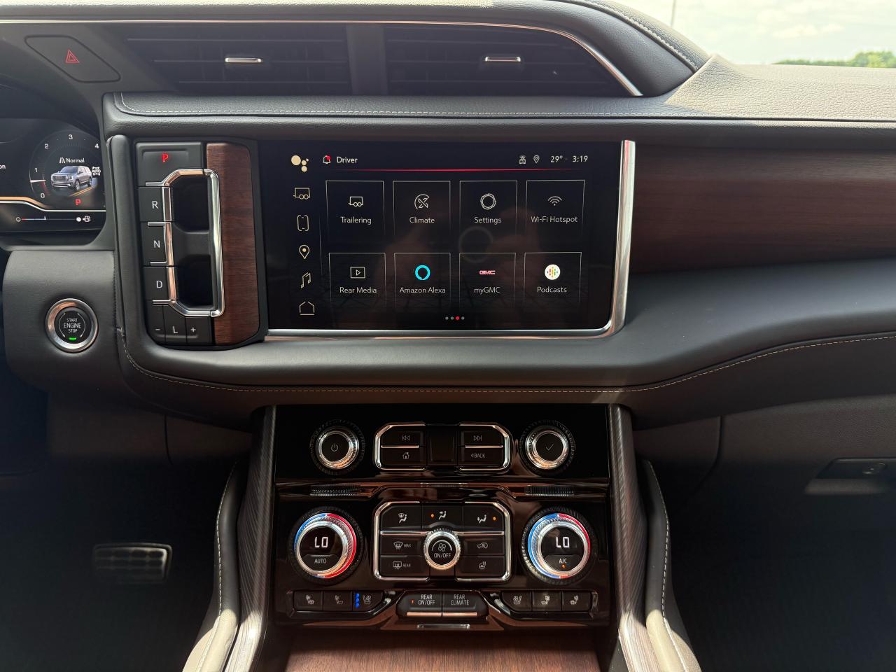 2023 GMC Yukon XL Denali Ultimate | Massage Seats | Rear Entertainment | Panoramic Sunroof - Photo #15