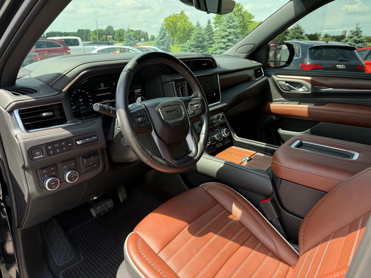2023 GMC Yukon XL Denali Ultimate | Massage Seats | Rear Entertainment | Panoramic Sunroof - Photo #9
